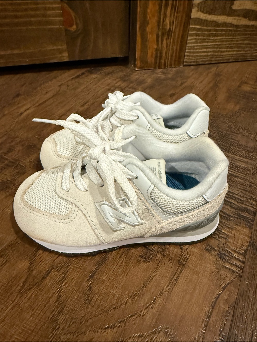 New Balance Kids Off-White/Tan Lace-Up Sneakers - Picture 2 of 2